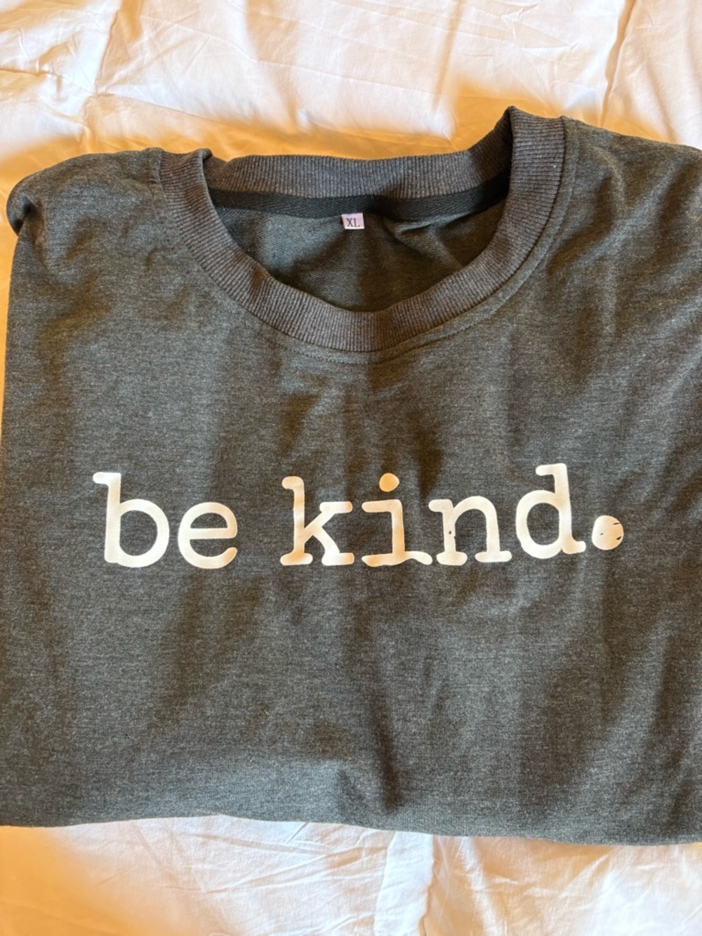 Women's Charcoal 'be kind.' Graphic Crewneck Sweatshirt